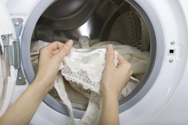 5 sai lầm khi dùng máy giặt, 90% người mắc phải ngay từ lỗi đầu tiên, bảo sao càng giặt quần áo càng bẩn - 1