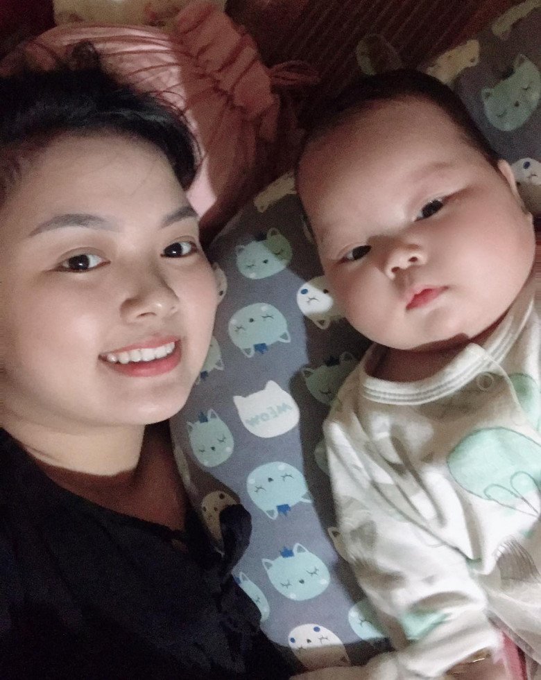 Mẹ bầu đang nấu cơm bỗng thấy 2 chân ướt nhẹp đầy máu khi cả nhà đi vắng hết, hốt hoảng chỉ sợ mất con - 1