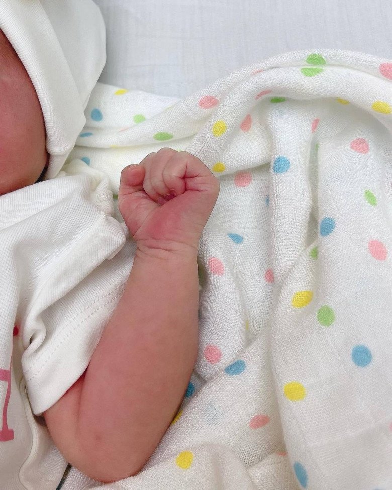 “Nữ diễn viên tiểu tam” gây choáng vì bụng phẳng lì sau sinh 1 tháng, mất tiêu sương sương 18kg - 3