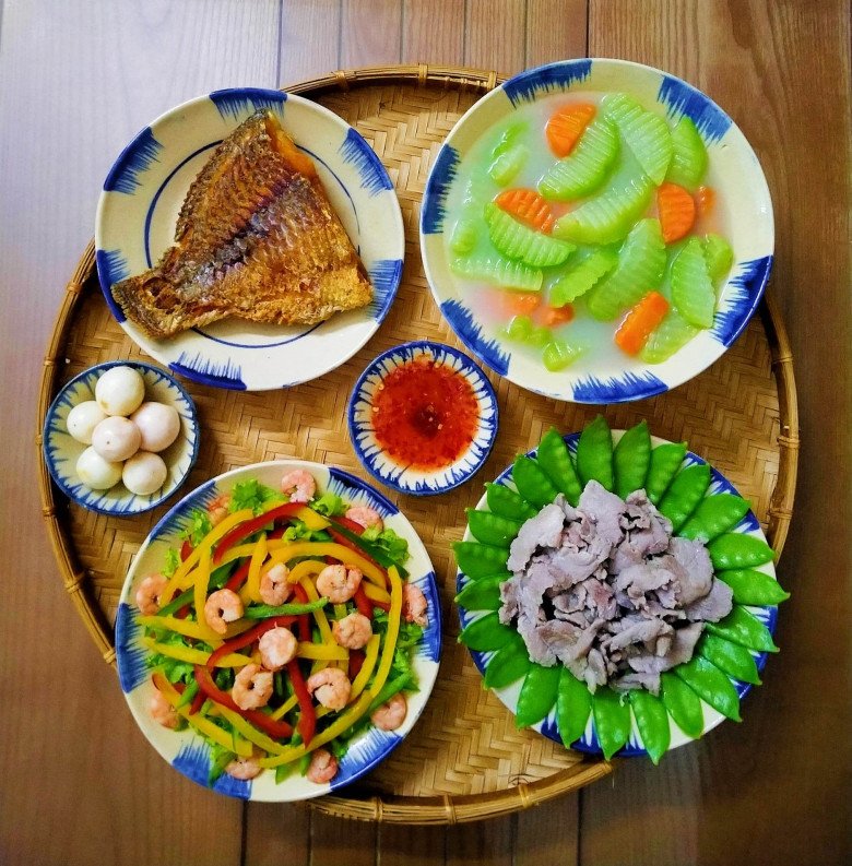 Mẹ đảm khoe cơm bữa nào cũng 3-4 món cực ngon, nhìn những đĩa rau không khỏi &#34;giật mình&#34; - 3