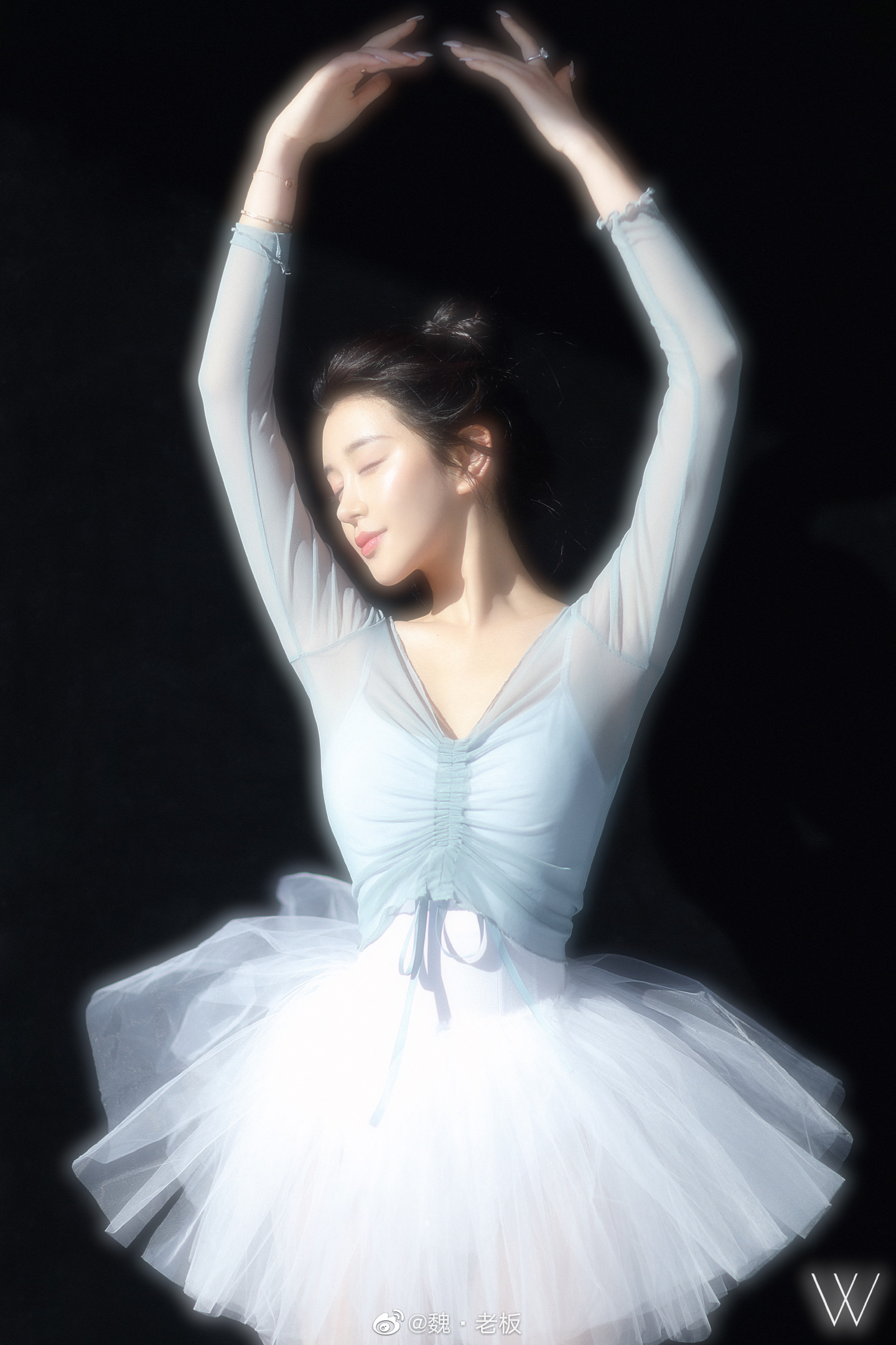 Người mẫu MXH thu hút khi diện trang phục múa ballet - 3