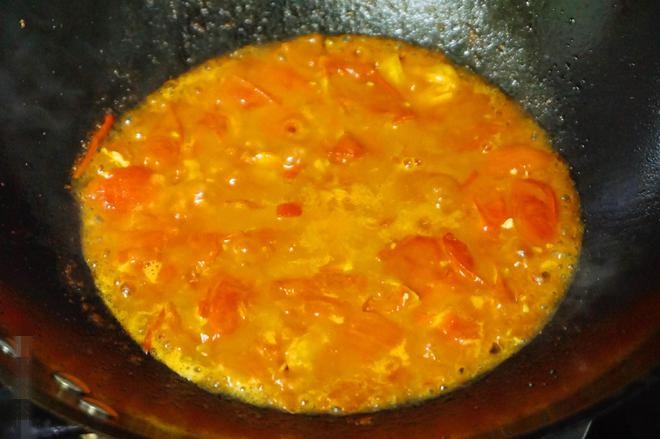 Muốn trứng chưng cà chua siêu ngon thơm nức thì cho cái gì vào trước, nhiều người làm sai nên không ai muốn ăn - 5