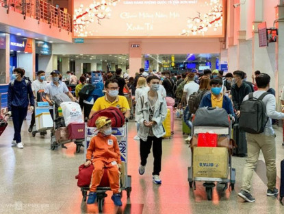 Kinh tế - Giá vé máy bay Tết Nguyên đán cao ngất ngưởng: Khách hàng nghi ngờ hãng “găm hàng” vé rẻ?