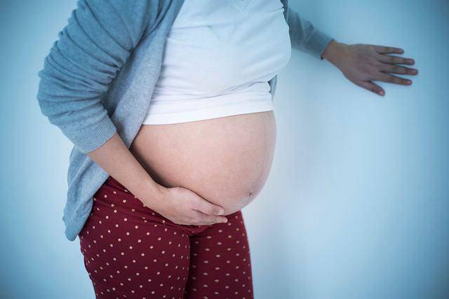 Mẹ bầu 22 tuần nhập viện vì cổ tử cung mở 3cm, ối căng phồng khiến bác sĩ cũng sợ - 2