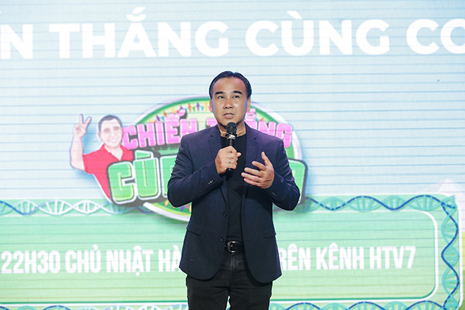 MC Quyền Linh làm điều đặc biệt cho trẻ tự kỷ gây xúc động - 1