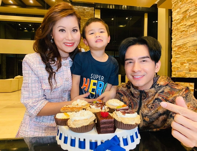 Những món quà giá trị mà Trường Giang, Đan Trường tặng con - 9