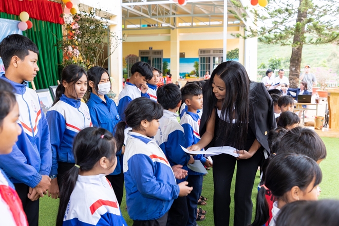 Dàn Hoa hậu, Á hậu quốc tế làm thiện nguyện ở Lâm Đồng - 4
