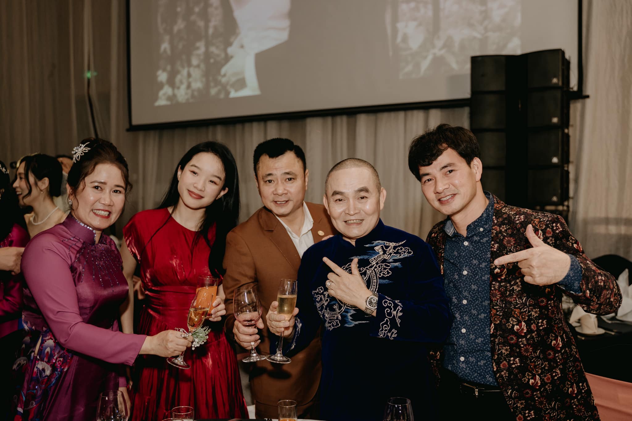 Dàn sao Táo Quân, Ngọc Sơn và loạt người nổi tiếng "tề tựu" trong đám cưới con gái "vua hài đất Bắc" - 3