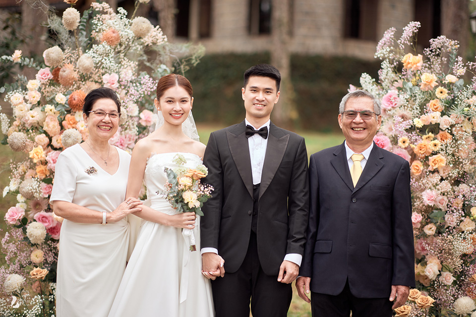 Á hậu Thùy Dung cùng chồng doanh nhân lên Đà Lạt đọc lời thề sau đám cưới - 2