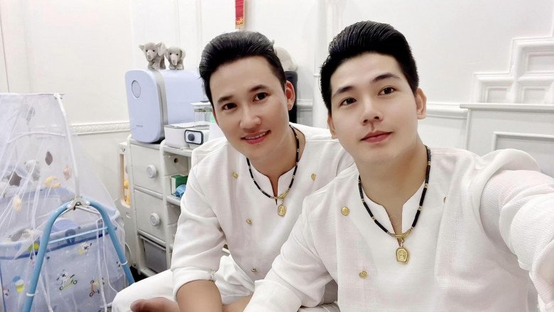 Cặp đôi đồng tính nam Hà Trí Quang - Thanh Đoàn đã đến Thái đón con song sinh sắp chào đời - 2