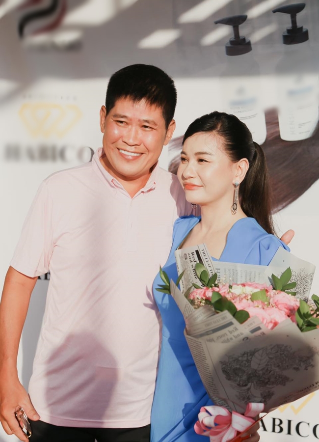 "Ông bầu" vỡ nợ 1000 tỷ, nữ ca sĩ Kon Tum nợ nần phải về quê nuôi heo giờ ra sao? - 5