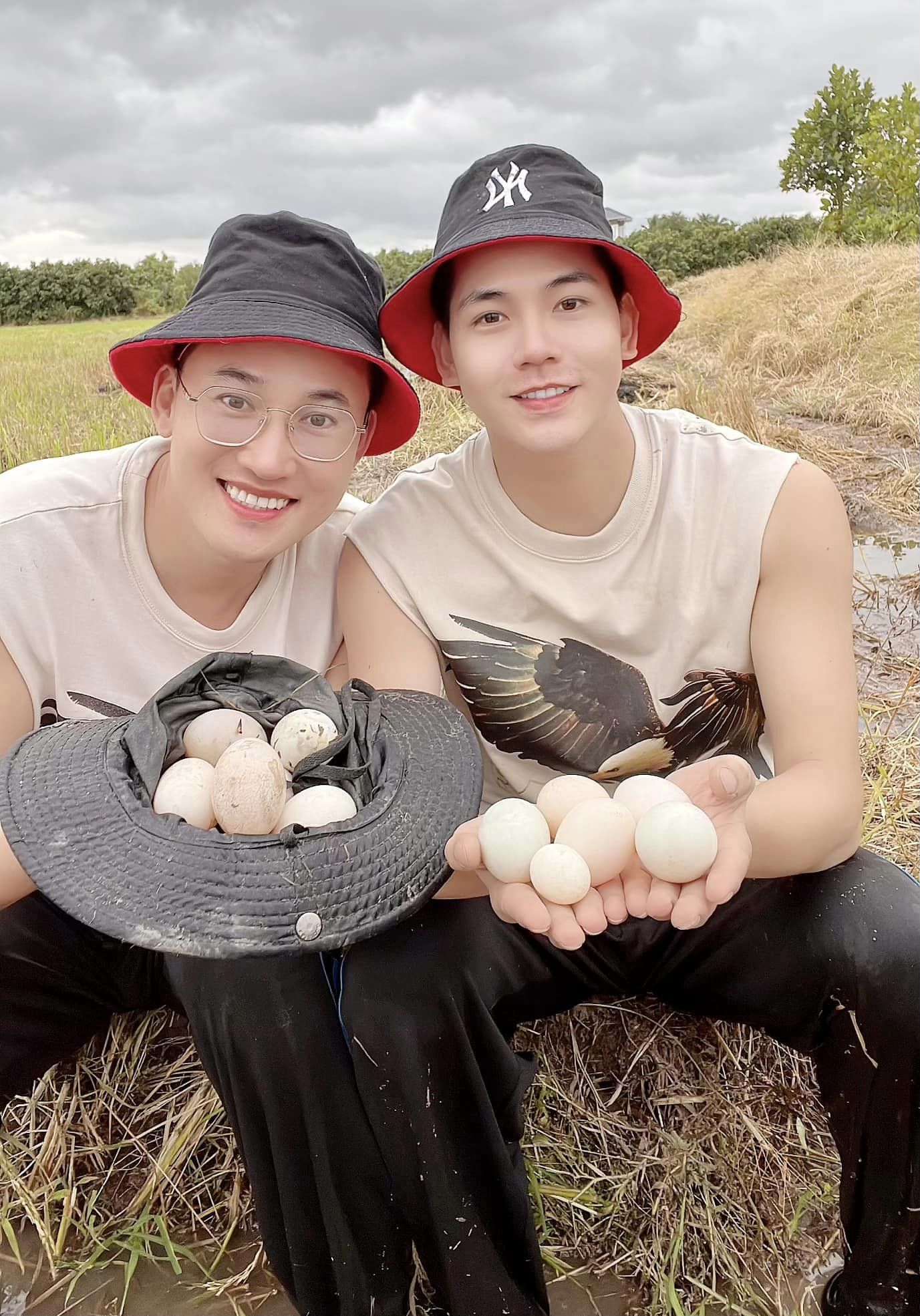 Hà Trí Quang và bạn trai sang Thái Lan đón “2 con ruột 100%” - 4