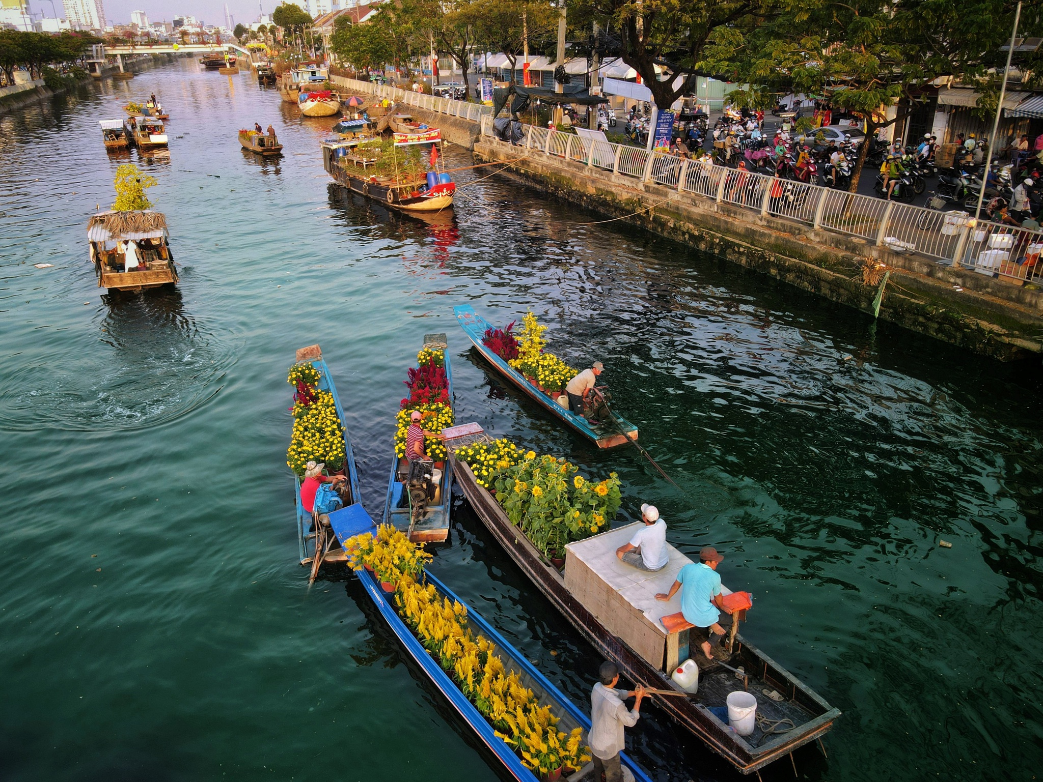 Chợ Hoa Xuân “Trên bến dưới thuyền” 2023 hứa hẹn những màu sắc riêng, ấn tượng - 3