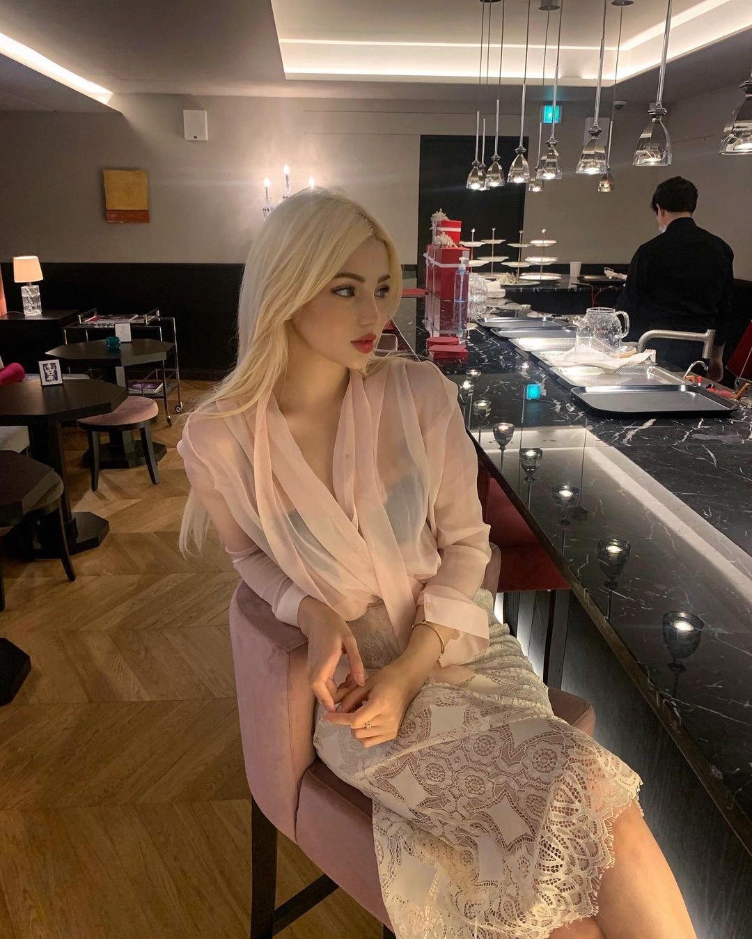 2 nàng mẫu Uzbekistan, Li Băng nổi tiếng ở Hàn Quốc nhờ vẻ ngoài đẹp tựa "búp bê sống" - 9