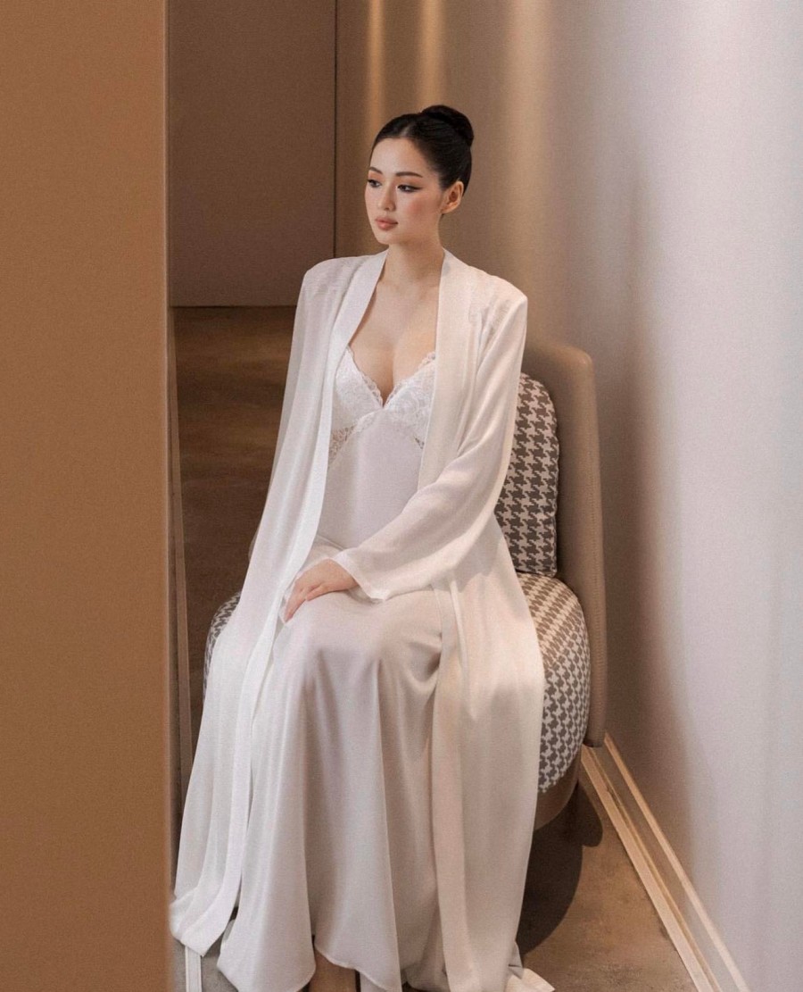 Tâm Tít, Lệ Quyên mê mẩn váy ngủ bằng lụa mỏng manh, yêu kiều - 4