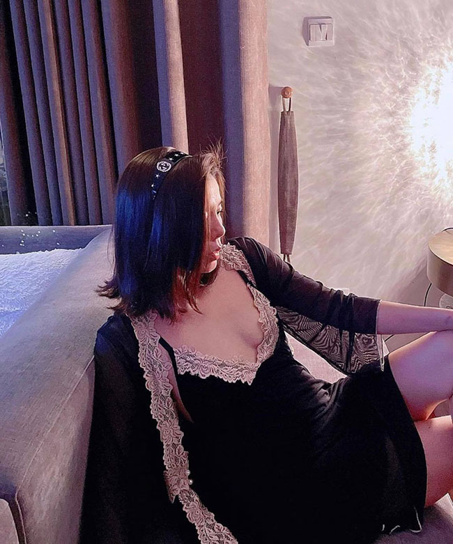 Tâm Tít, Lệ Quyên mê mẩn váy ngủ bằng lụa mỏng manh, yêu kiều - 1