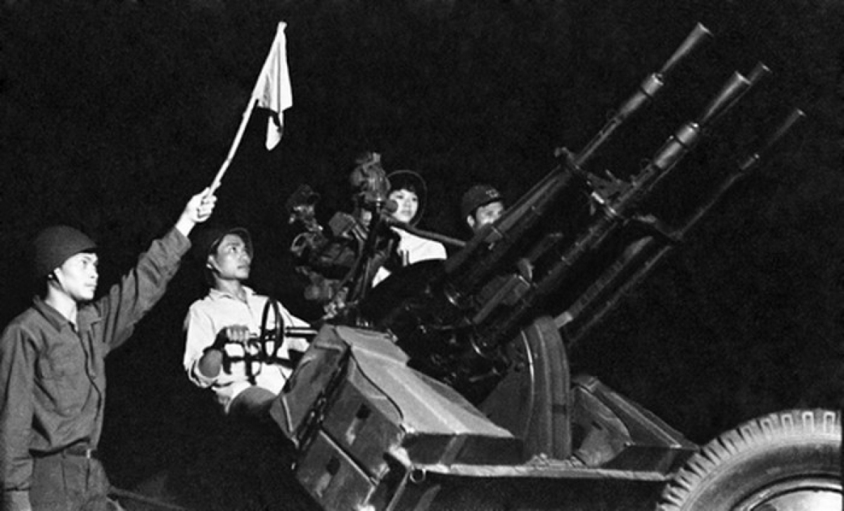 50 năm “Hà Nội Điện Biên Phủ trên không”: Tôi nghe bài hát “Hà Nội Điên Biên Phủ” khi đang ở chiến trường Mỹ Tho - 1