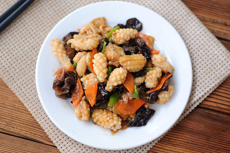 Đâu chỉ rau cần, những thứ này xào với mực vẫn ngon, ăn 1 miếng lại thèm 2 - 6