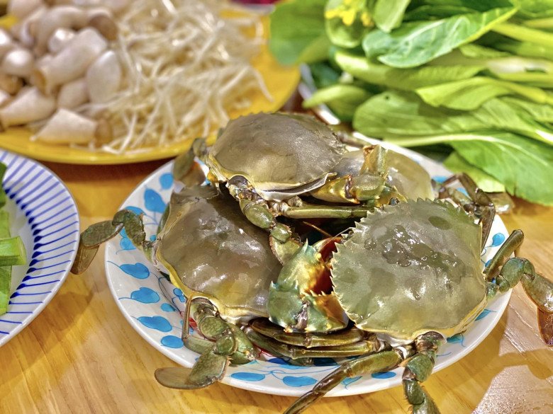 Cựu MC Thời tiết nấu món ngon nức lòng người hâm mộ, bị &#34;bóc mẽ&#34; chồng đi vắng là ăn uống quần quật - 10