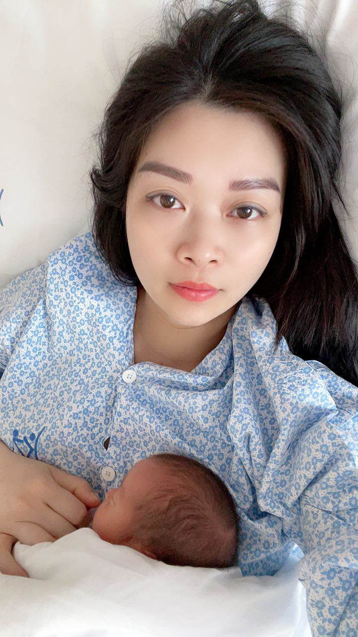 Mẹ Việt sinh đôi tại Séc không có 1 ngày ở cữ, tự thân chăm con từ A-Z, không kiêng bất cứ thứ gì - 2
