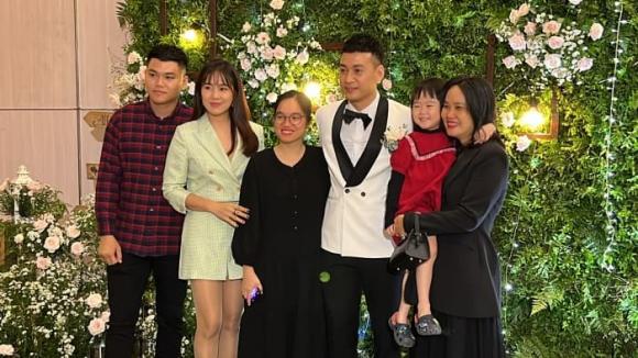 "Trai nhảy" Ngọc Thuận bật khóc trong đám cưới với vợ kém 17 tuổi - 3