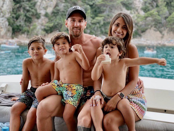 Trên sân là huyền thoại bóng đá, ở nhà Messi là ông bố tuyệt vời trong cách dạy con - 9