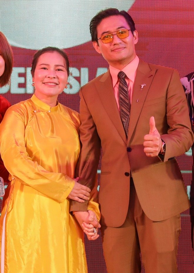 Lấy vợ hơn tuổi, Trấn Thành liên tục gặp sóng gió, những sao nam này thì sao? - 4