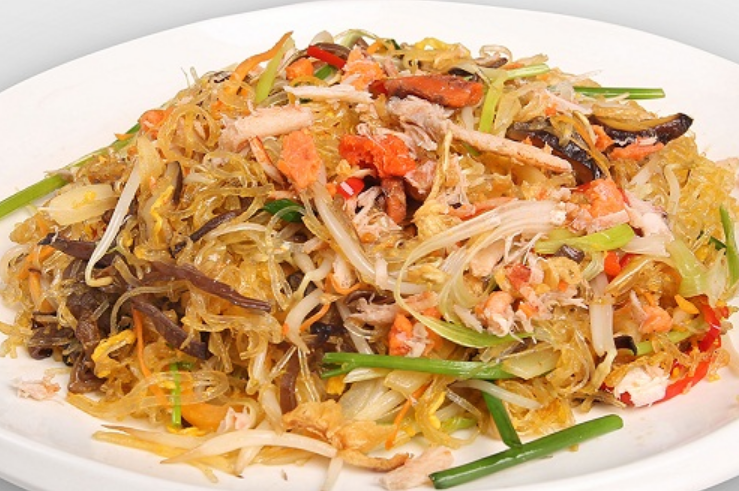 Bí quyết đơn giản làm món miến xào không bị dính chùm vào nhau, ngon hơn ngoài hàng - 4