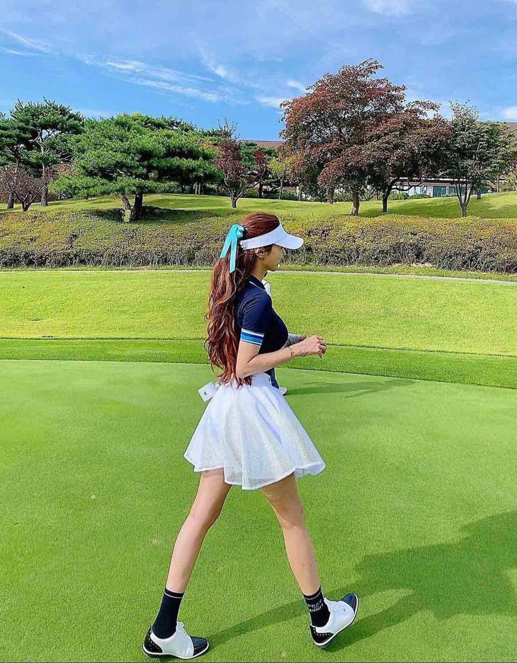 2 cô nàng Hàn Quốc cao 1m80, tự tin phô dáng đẹp giữa trời Âu nhờ bộ môn "ngốn tiền" - 4