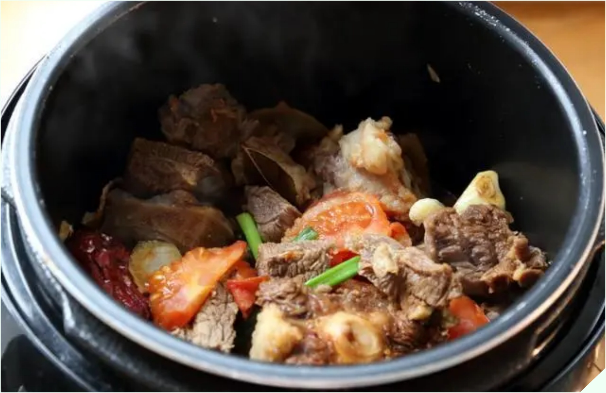 Để khử mùi hôi của thịt bò chỉ chần qua nước sôi là chưa đủ, cứ thêm 1 bước này, thịt sẽ tươi mềm, nấu kiểu gì cũng ngon - 6