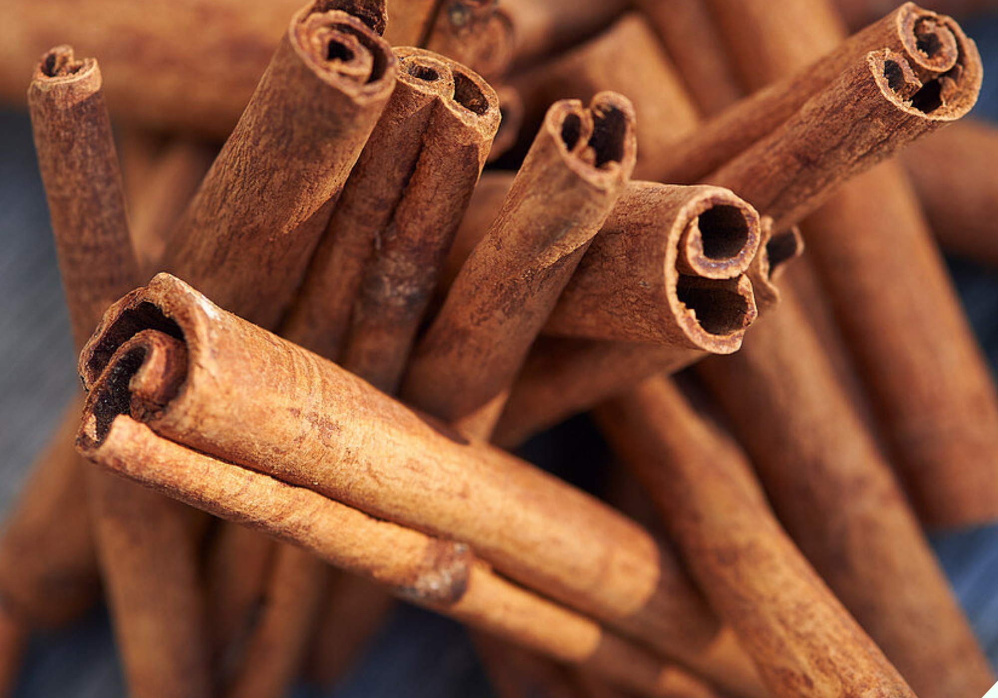 Luộc tôm đừng dùng hành, gừng để khử tanh, chỉ cần thêm vài hạt này tôm chín đỏ au, thơm lừng mà không hề có mùi lạ - 6