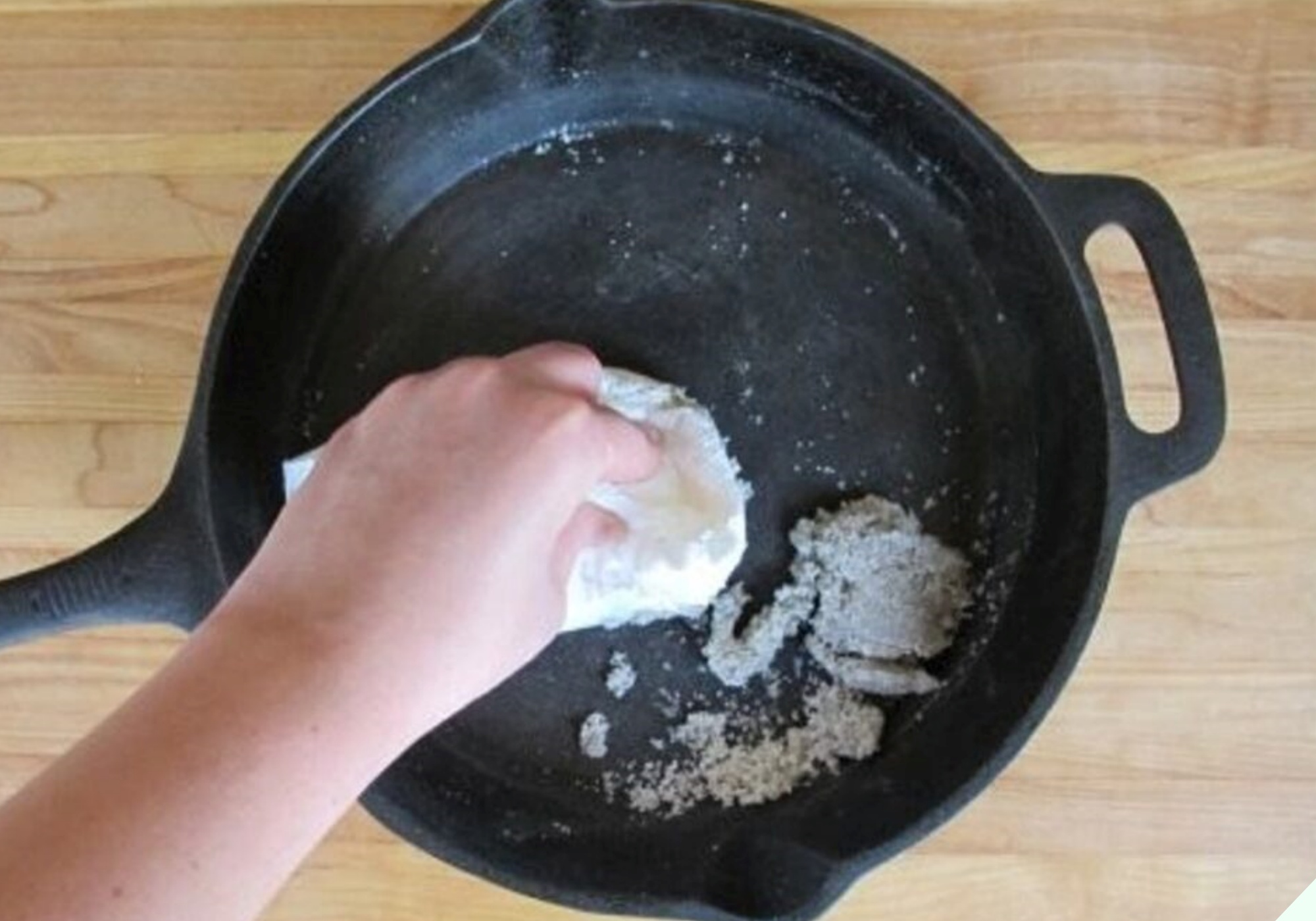 Mẹo biến chảo sắt thành chảo chống dính trong 5 giây mà không tốn 1 xu, tha hồ chiên xào chẳng sợ sát - 15
