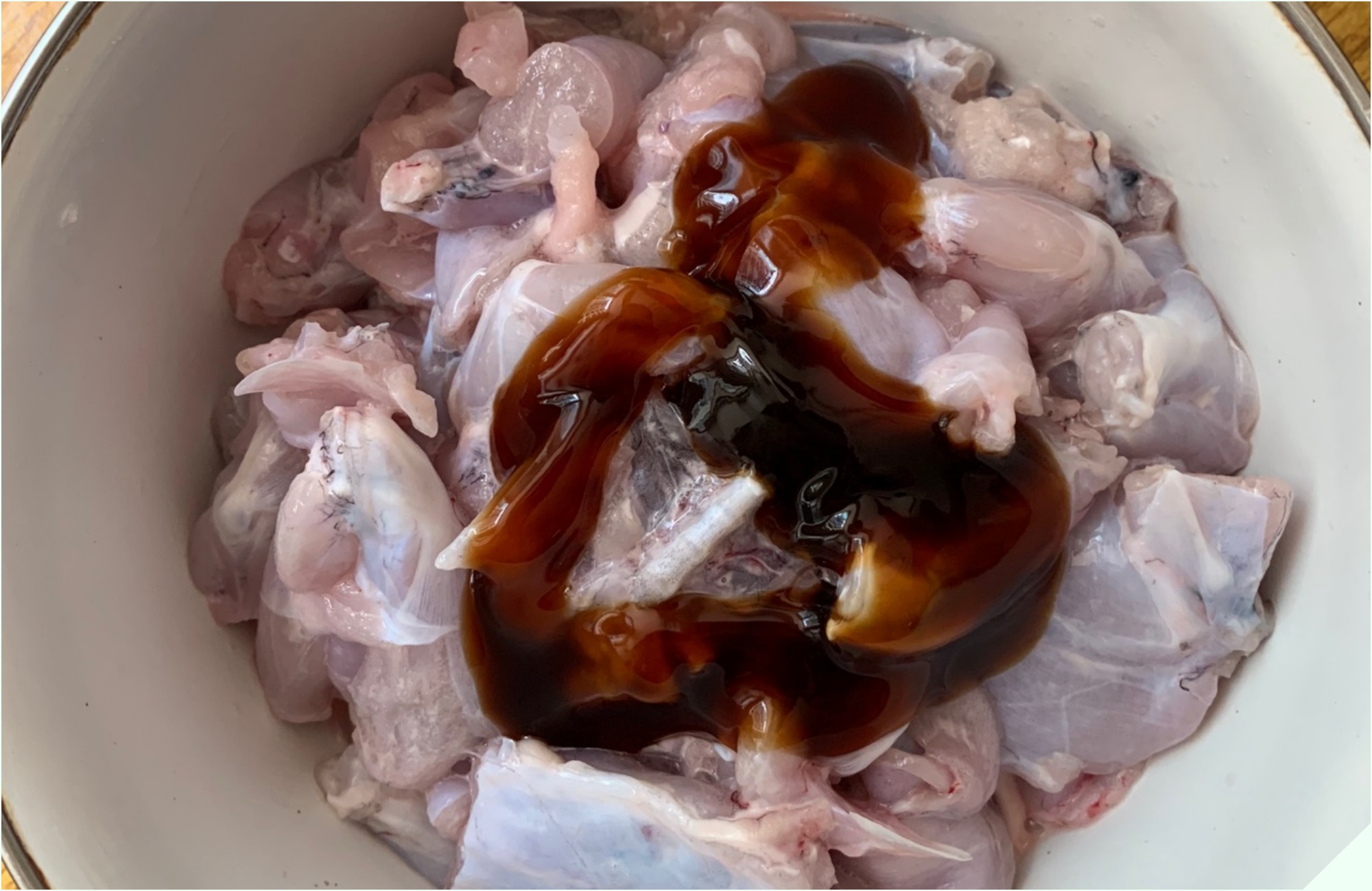 Đi chợ gặp loại thịt được ví như “vị thuốc mùa đông” mua về nấu cùng quả dài ngoằng thành món cay cay, lớn nhỏ đều ăn “thun thút” - 8