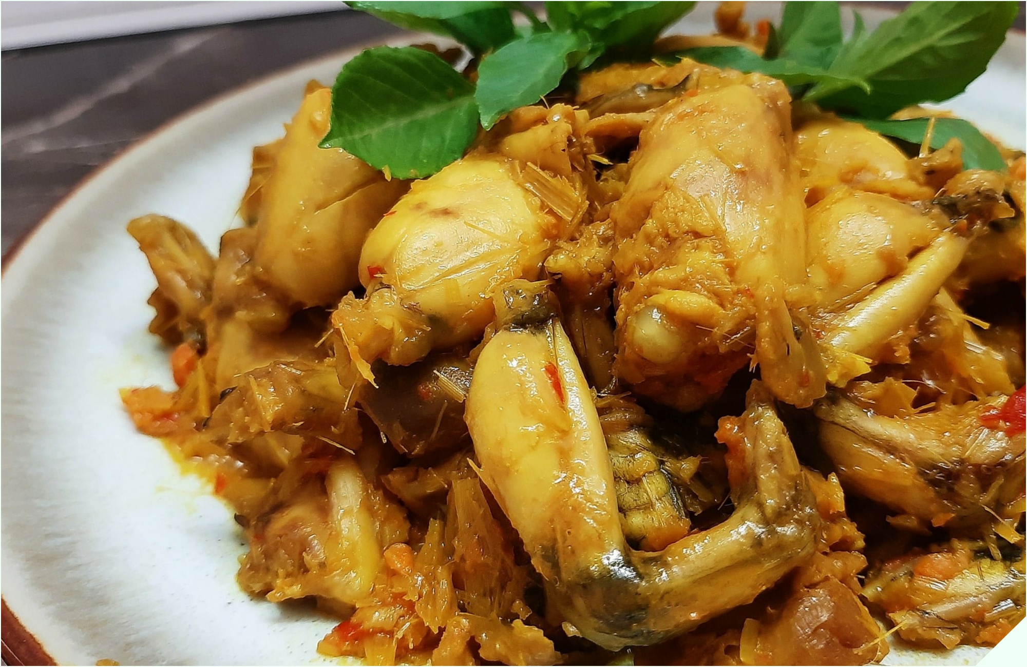 Đi chợ gặp loại thịt được ví như “vị thuốc mùa đông” mua về nấu cùng quả dài ngoằng thành món cay cay, lớn nhỏ đều ăn “thun thút” - 2