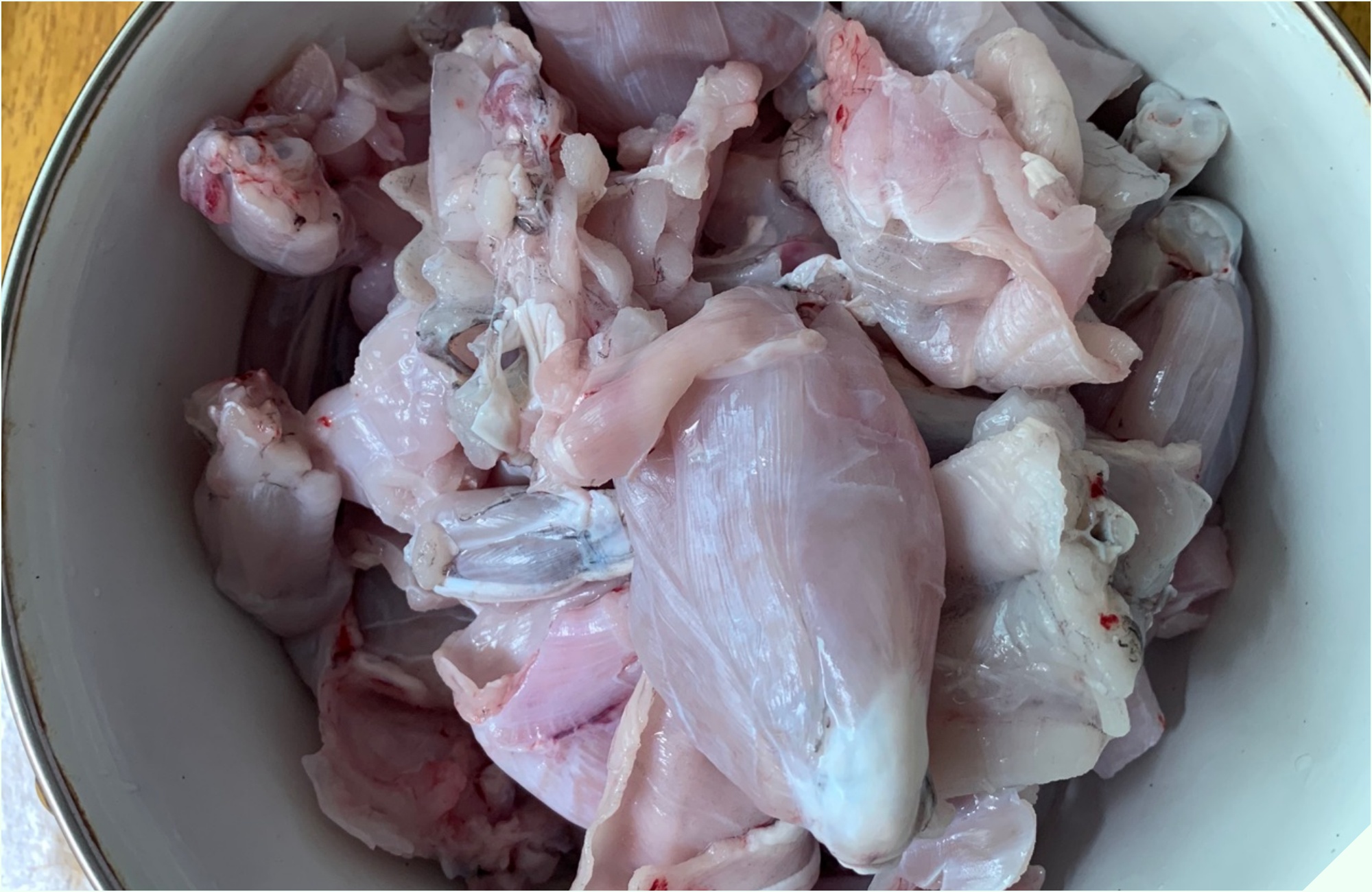 Đi chợ gặp loại thịt được ví như “vị thuốc mùa đông” mua về nấu cùng quả dài ngoằng thành món cay cay, lớn nhỏ đều ăn “thun thút” - 6