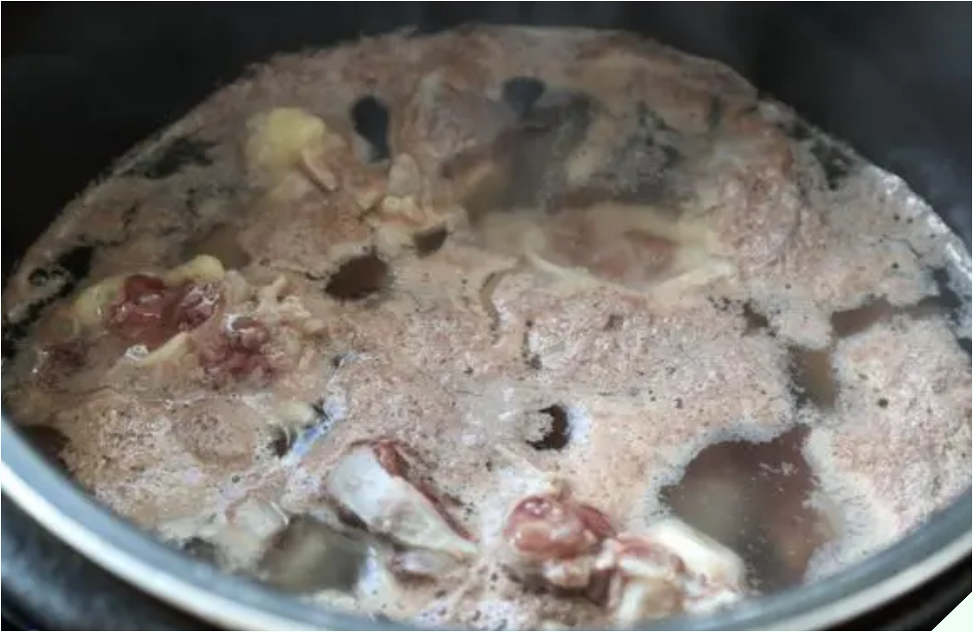 Để khử mùi hôi của thịt bò chỉ chần qua nước sôi là chưa đủ, cứ thêm 1 bước này, thịt sẽ tươi mềm, nấu kiểu gì cũng ngon - 5