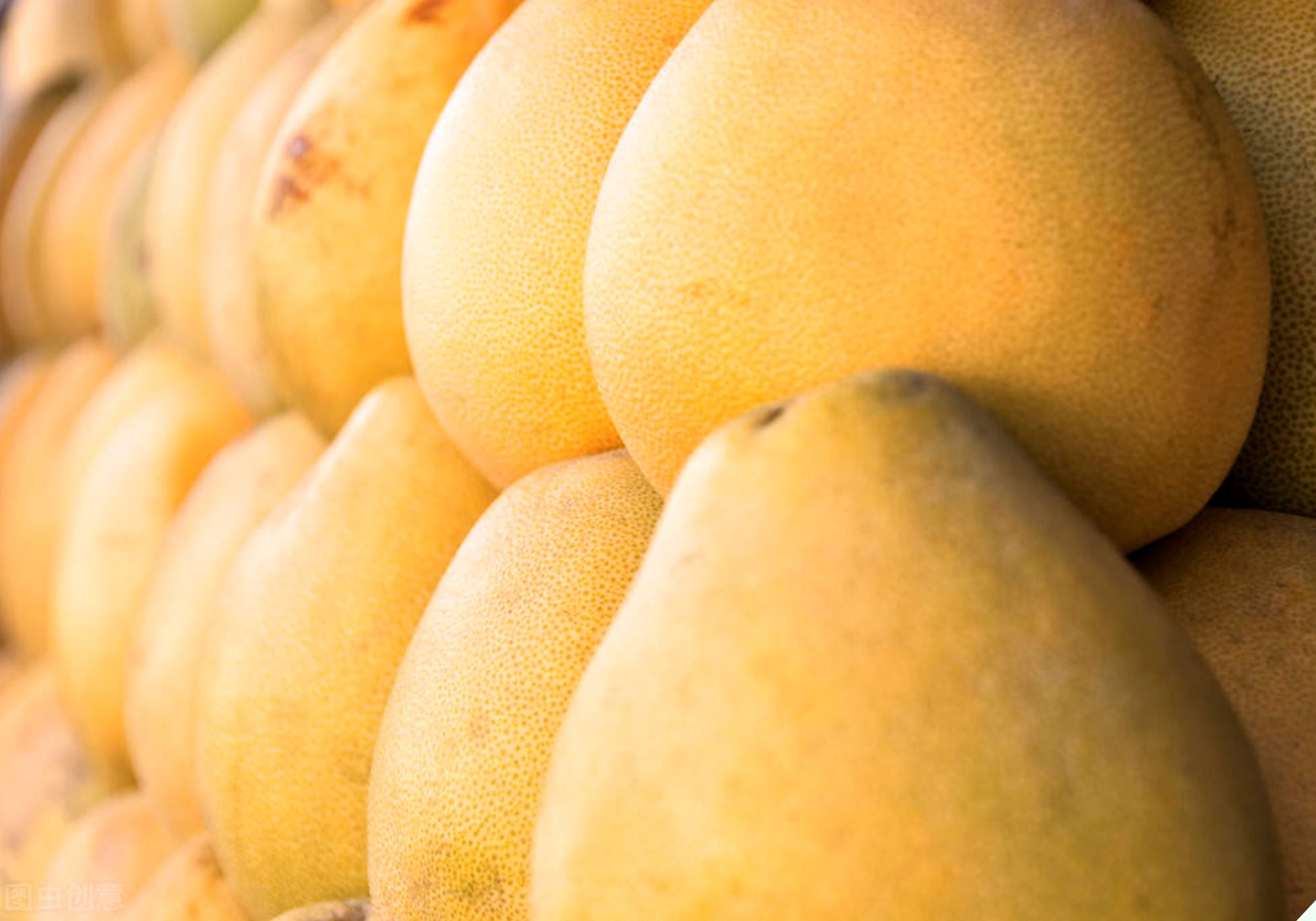 Mua bưởi nên chọn quả nhọn hay tròn? người bán dạy bạn 4 mẹo, nhìn sơ là biết bưởi có ngọt và mọng nước không - 2