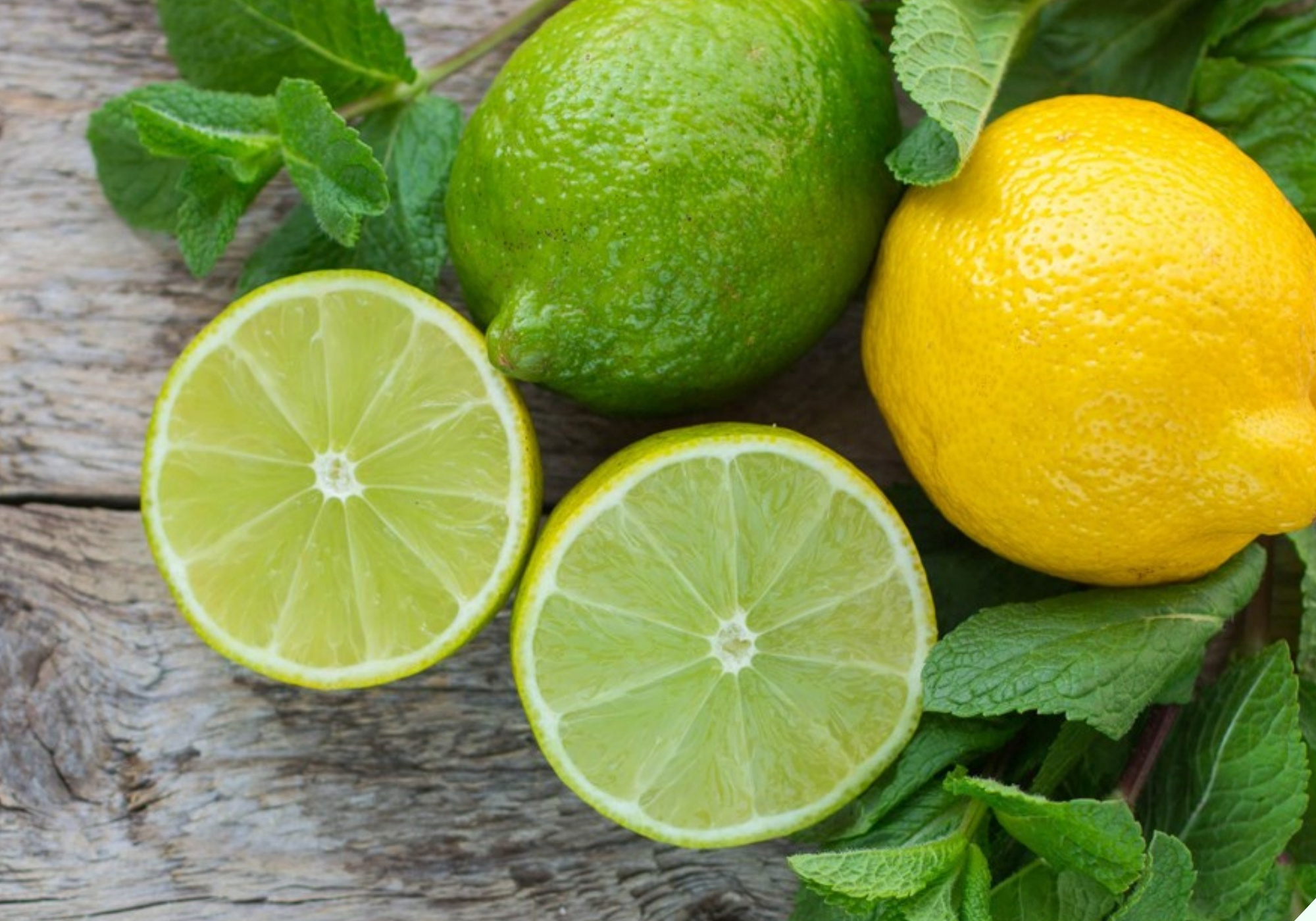 Luộc tôm đừng dùng hành, gừng để khử tanh, chỉ cần thêm vài hạt này tôm chín đỏ au, thơm lừng mà không hề có mùi lạ - 5