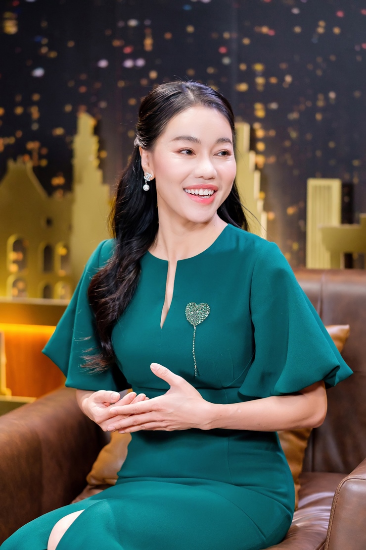 Chuyện tình cô – trò của vợ chồng  ĐD Hoàng Nhật Nam và &#34;bà trùm hoa hậu&#34; Kim Dung - 2
