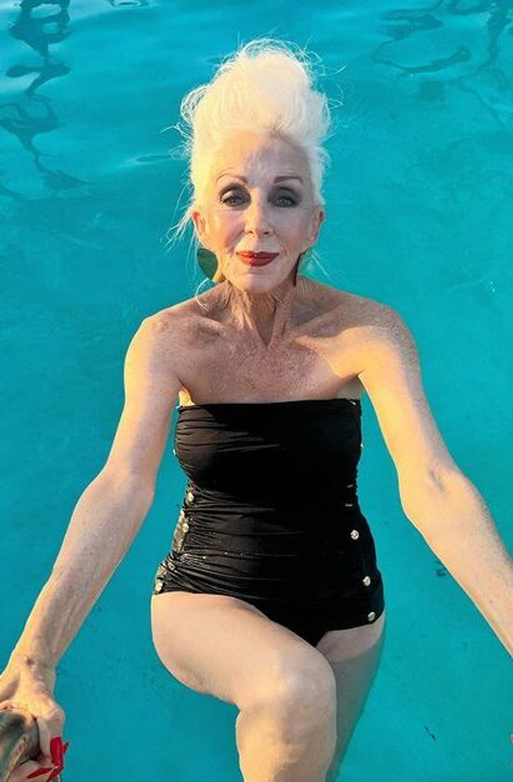 Nữ người mẫu 73 tuổi khiến đàn em thua xa về phong thái và sự tự tin - 1