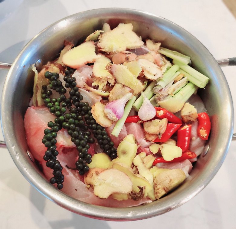 Tình cảnh vợ Mạnh Trường sau sinh con thứ 3: Vào bếp nấu cho cả nhà món mình không ăn được, đành ngồi nhìn - 11