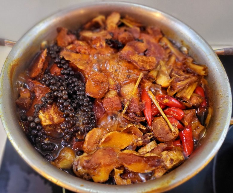 Tình cảnh vợ Mạnh Trường sau sinh con thứ 3: Vào bếp nấu cho cả nhà món mình không ăn được, đành ngồi nhìn - 10