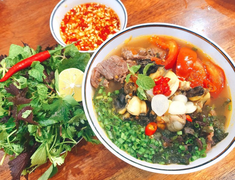 Tình cảnh vợ Mạnh Trường sau sinh con thứ 3: Vào bếp nấu cho cả nhà món mình không ăn được, đành ngồi nhìn - 6