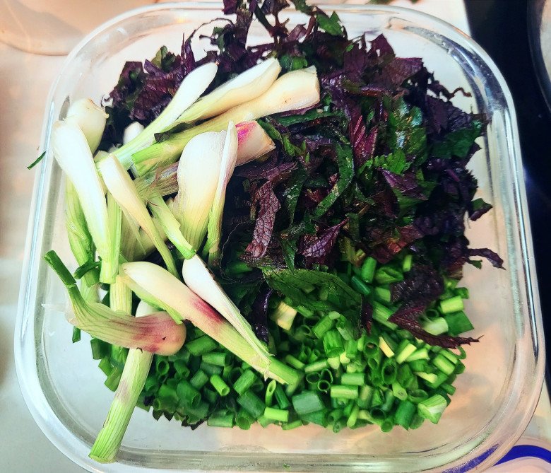 Tình cảnh vợ Mạnh Trường sau sinh con thứ 3: Vào bếp nấu cho cả nhà món mình không ăn được, đành ngồi nhìn - 5