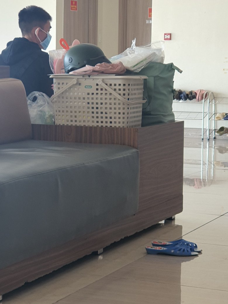 “Chàng chăn bò” So Y Tiết lỉnh kỉnh đồ đạc đưa vợ đi đẻ, hạnh phúc đón con đầu lòng đúng ngày Noel - 1