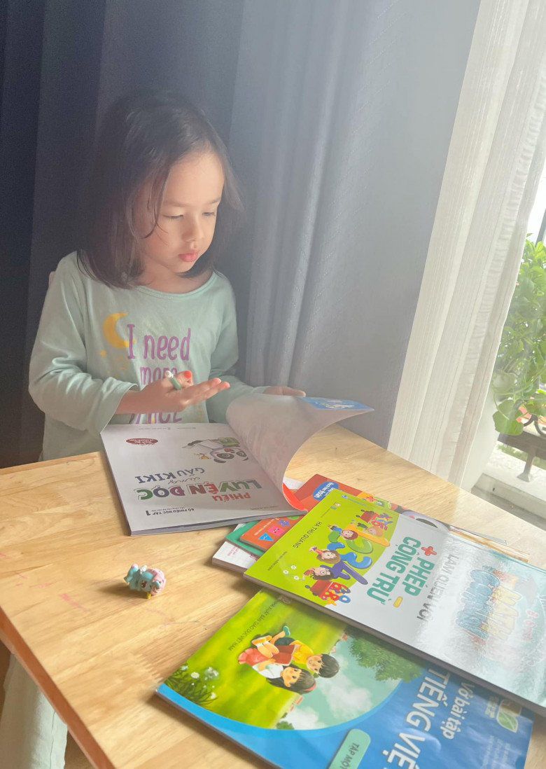 Nuôi dạy con lai: Elly Trần khổ tâm cách Alfie nói tiếng Việt, Lan Phương cao thủ ngoại ngữ dạy con nói song ngữ - 5