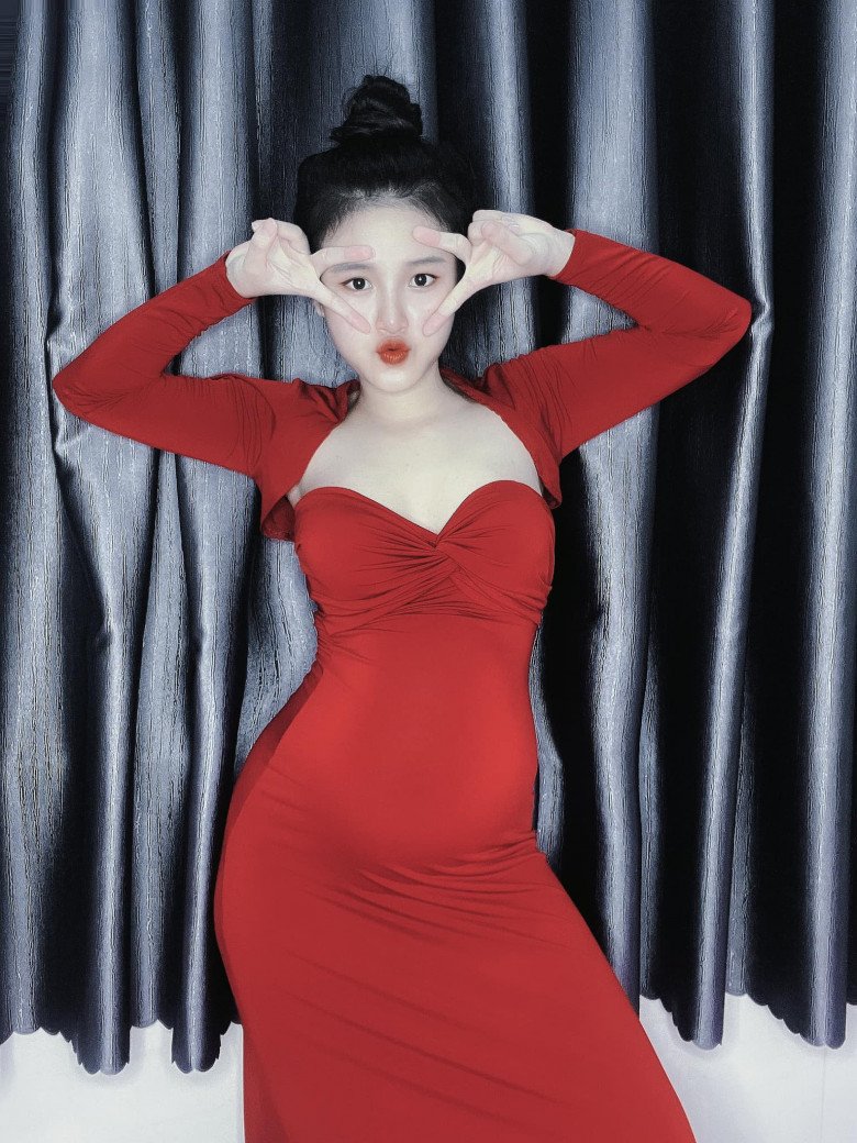 Mẹ Sài thành bầu 31 tuần vóc dáng vẫn thon gọn, da đẹp không tì vết chị em nhìn phát mê - 4