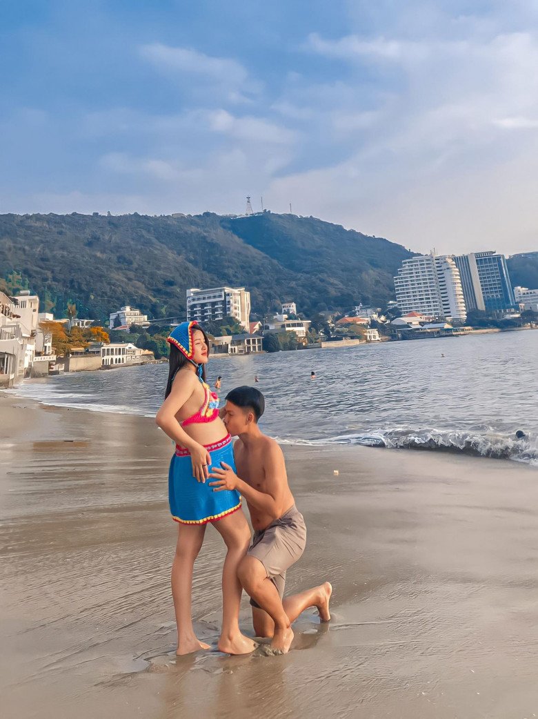 Mẹ Sài thành bầu 31 tuần vóc dáng vẫn thon gọn, da đẹp không tì vết chị em nhìn phát mê - 2