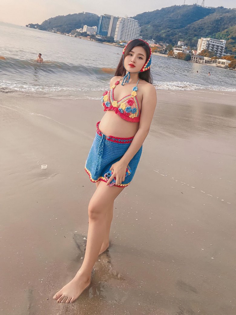 Mẹ Sài thành bầu 31 tuần vóc dáng vẫn thon gọn, da đẹp không tì vết chị em nhìn phát mê - 1