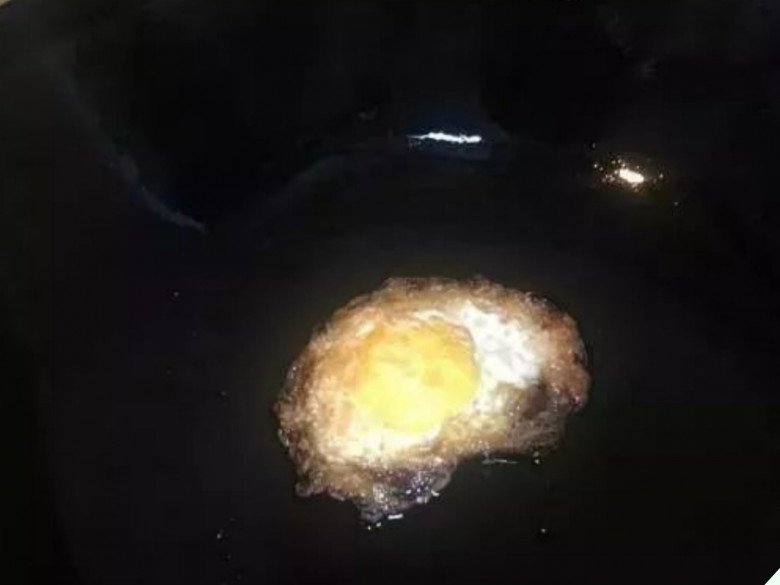 Mẹo biến chảo sắt thành chảo chống dính trong 5 giây mà không tốn 1 xu, tha hồ chiên xào chẳng sợ sát - 10